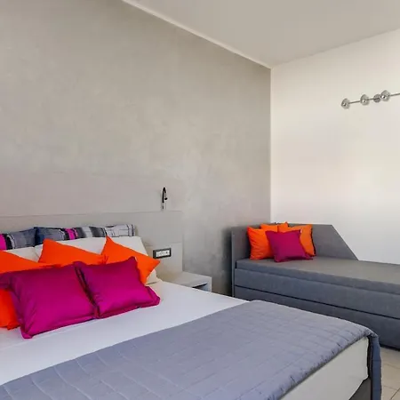 Апартаменты Tambo House *